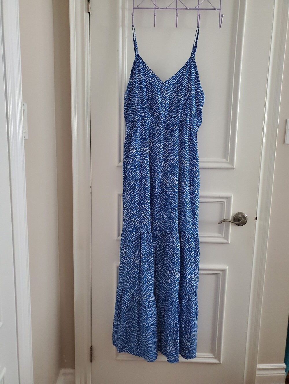 Sleeveless Blue Printed Maxi Dress with V-Neck - Picture 14 of 14